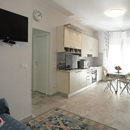 דירה Casa Lux Ampio Monolocale אלסיו